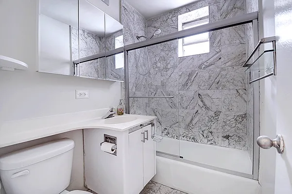 Rented by Urbane Brokerage | media 15