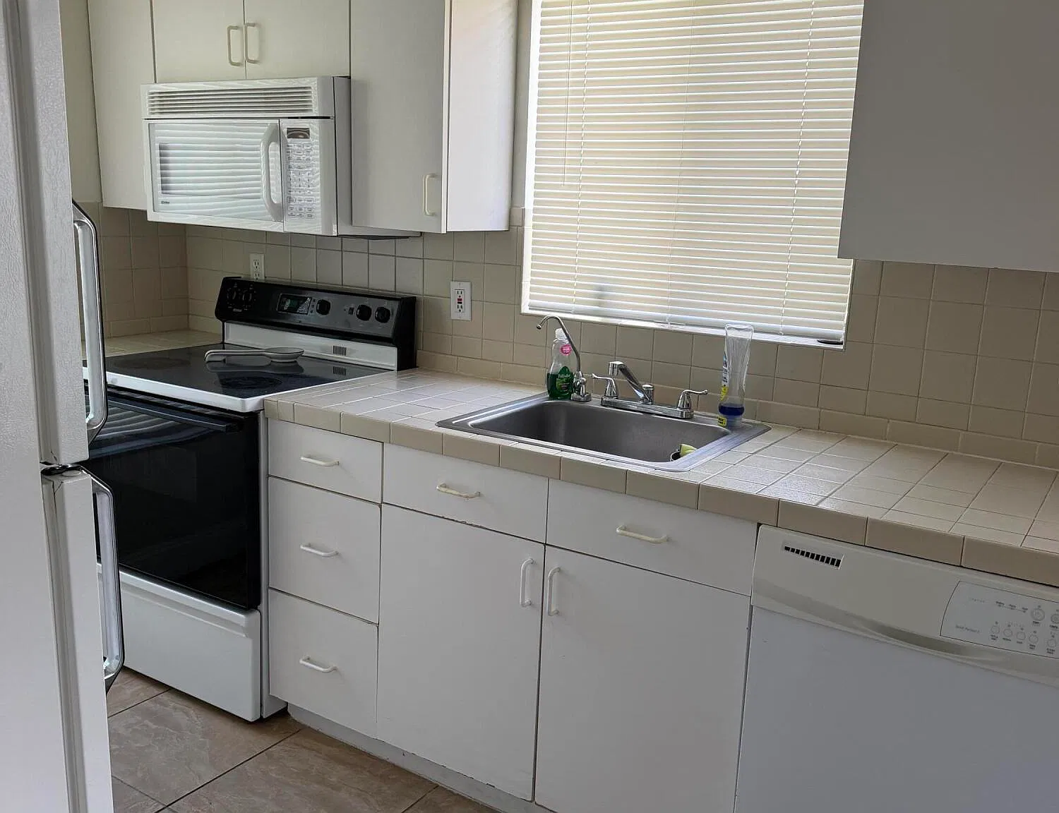 2 bed, 1.0 bath, 921 sqft, $1,750 — Photo 4