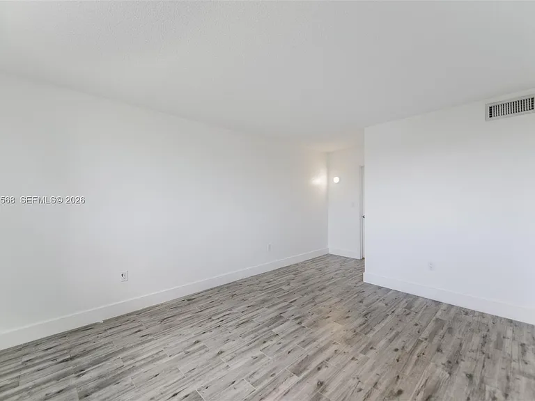 2851 Leonard Dr #J505 — Photo 6