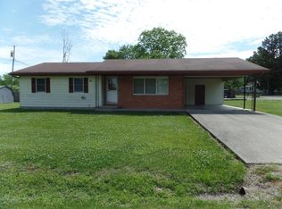 601 College St, Eldorado, IL 62930