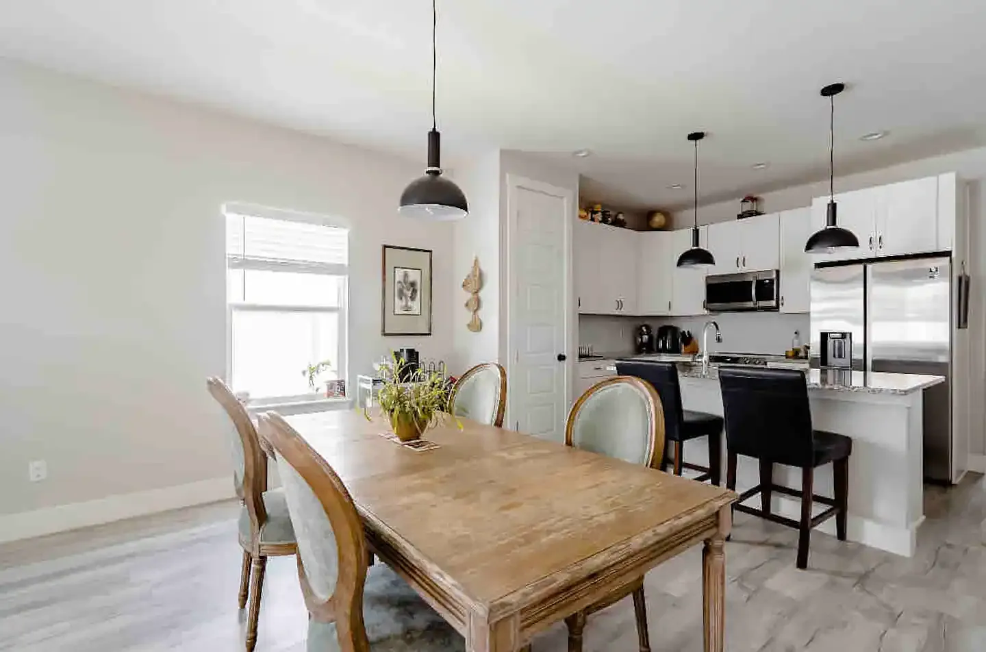 4 bed, 1869 sqft, $3,540 — Photo 4