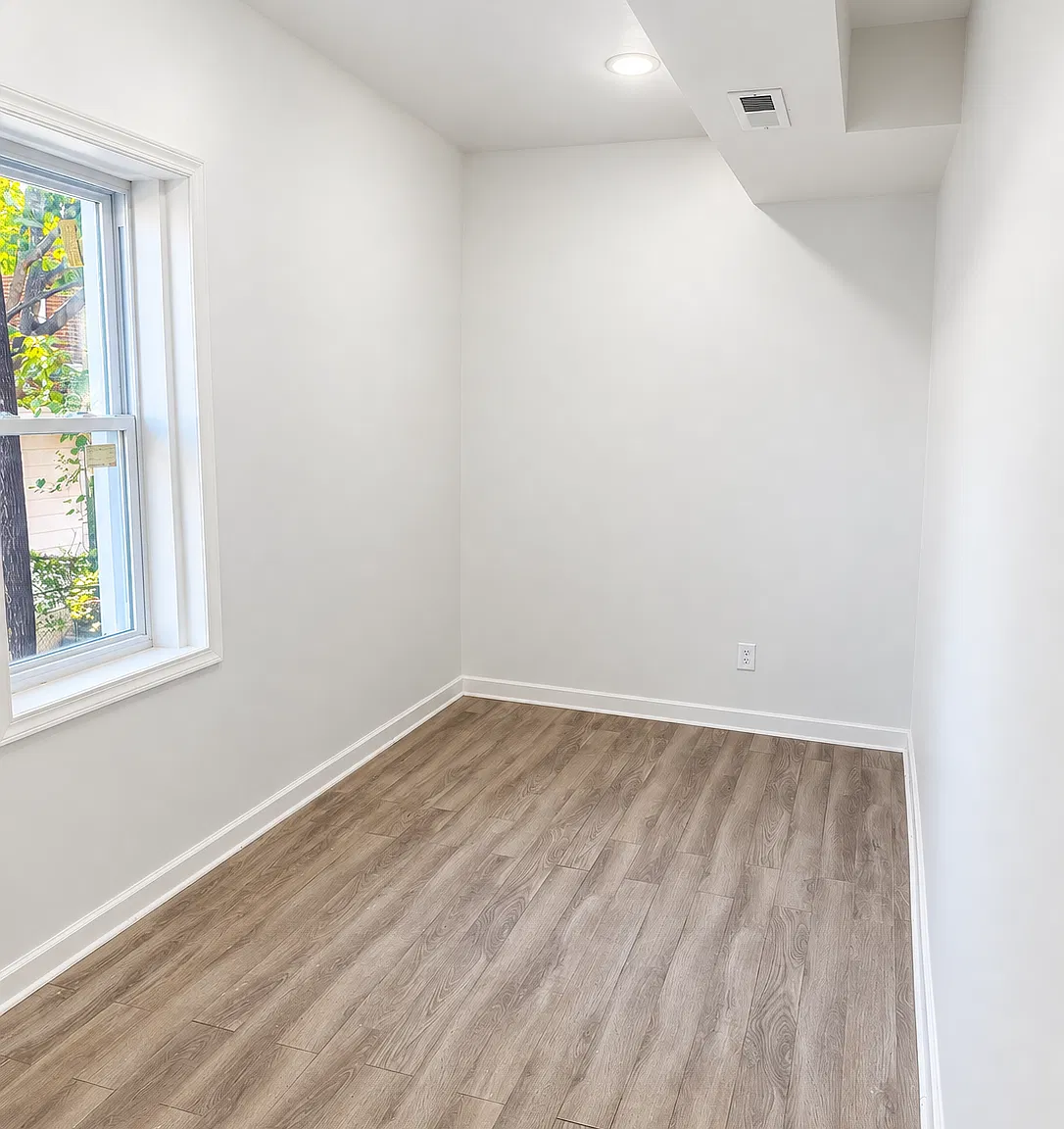 5712 Walton Avenue - 1 — Photo 2