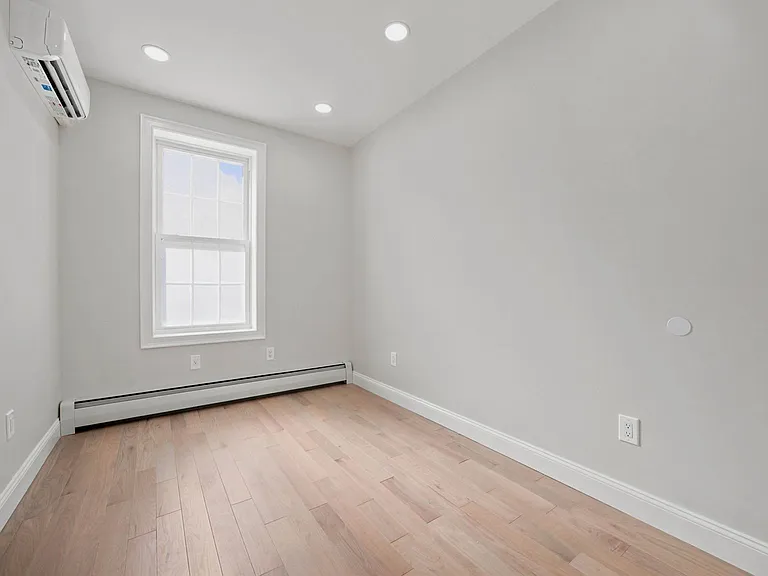 24-41 43rd St #2 — Photo 6