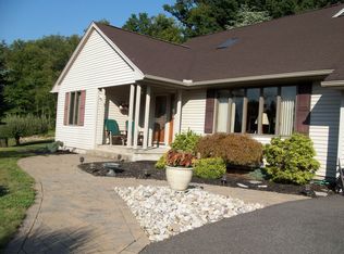 15 Ernella Dr, Belvidere, NJ 07823