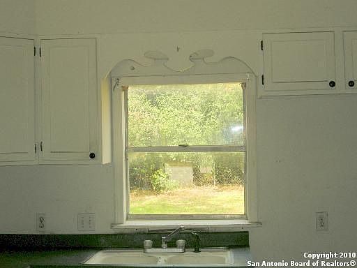 5th image of 918 San Antonio Ave