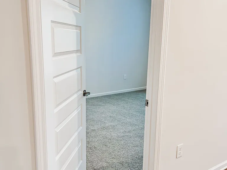 Hamilton Reserve Apartments — Photo 39
