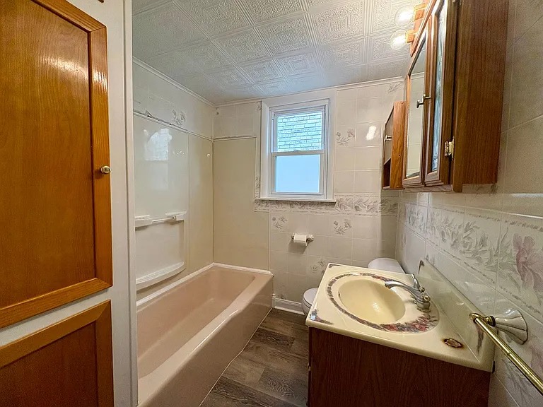 423 W Penn St — Photo 12