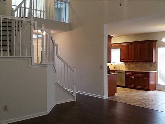 3rd image of 1890 Green Oak Cir