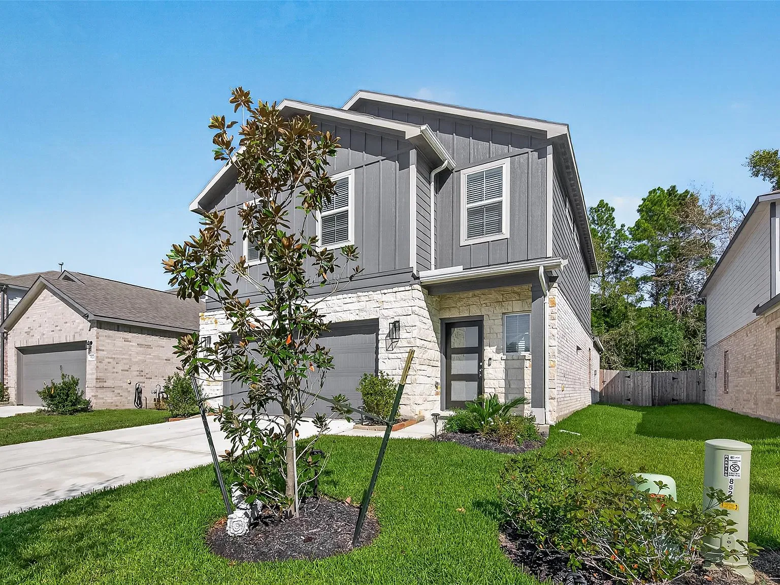 5 bed, 3.5 bath, 2337 sqft, $2,400 — Photo 4