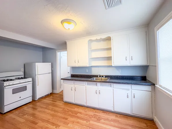 118 Sheldon Ter #B, New Haven, CT 06511