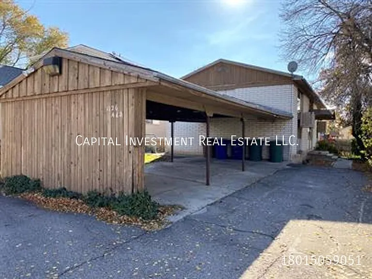 1126 E Crandall Ave #B — Photo 2