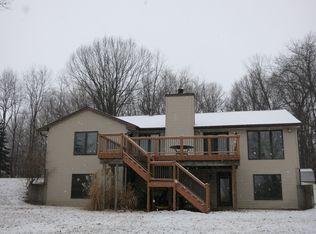 9488 N Royston Rd, Grand Ledge, MI 48837
