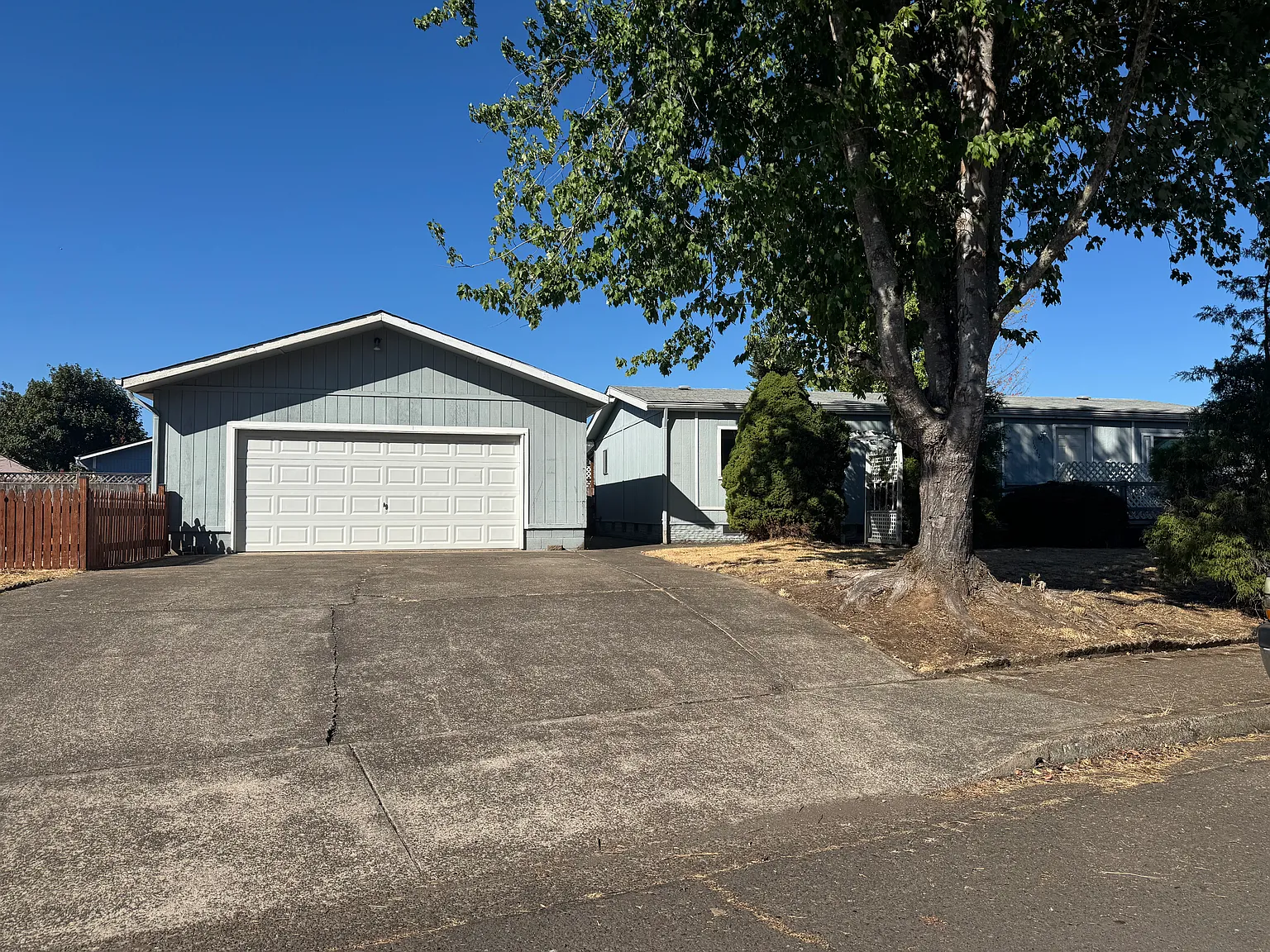 3 bed, 1296 sqft, $2,200 — Photo 1