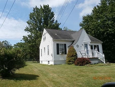 2nd image of 11 Hastings St