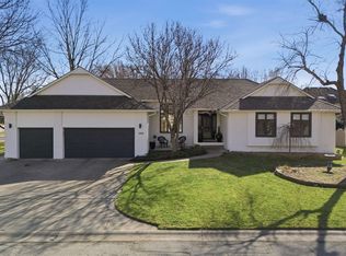 2215 N Tee Time Ct, Wichita, KS 67205