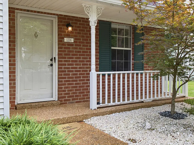 1236 Carriage Park Dr — Photo 5
