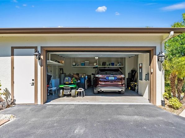 235 6th St SE, Naples, FL 34117