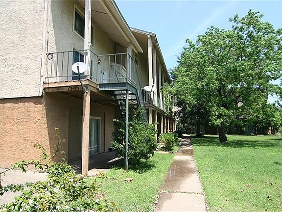 5th image of 1040 Marina Dr Unit A