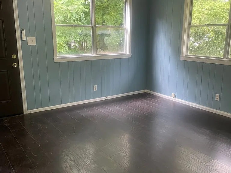 251 S Dillard Ave — Photo 1