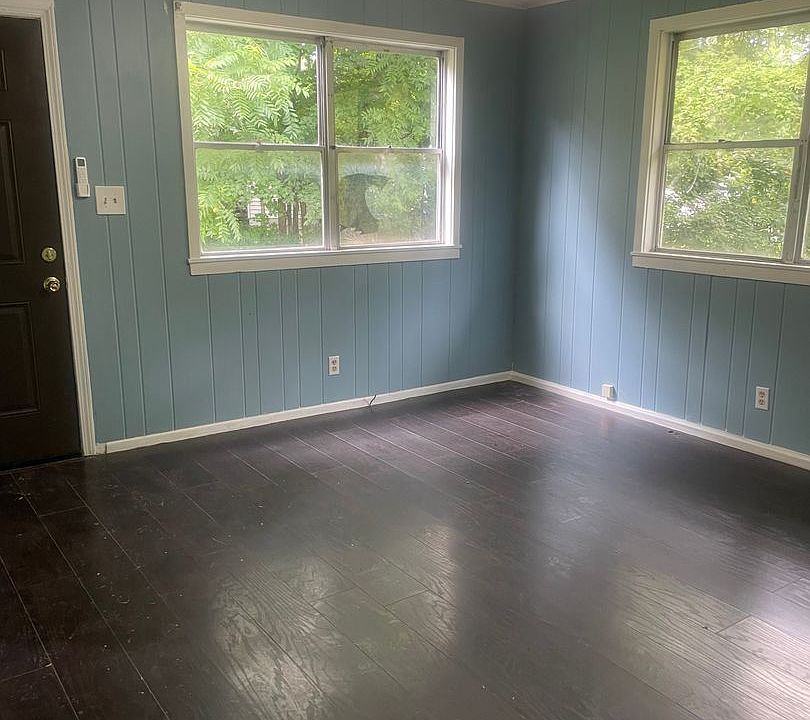 1st image of 251 S Dillard Ave