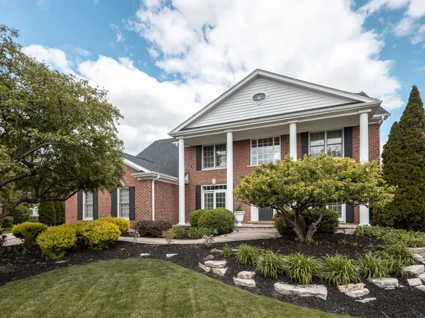 2040 Arrowhead Ct, Geneva, IL 60134
