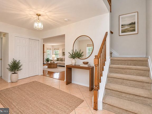 4th image of 4 Cedar Ct