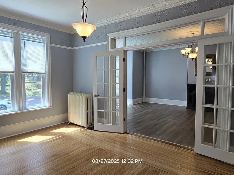 212 Oak St #1 — Photo 2