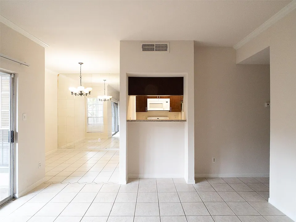 6500 Harbor Town Dr #3205