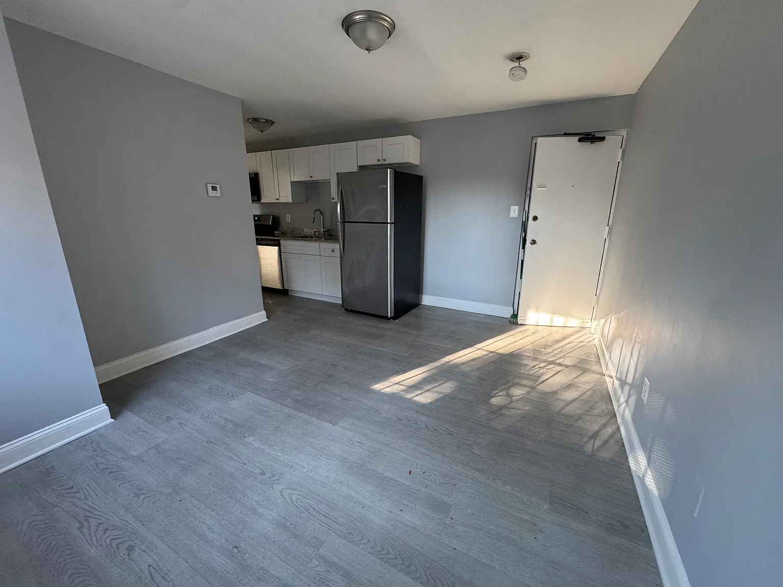 2 bed, 665 sqft, $2,200 — Photo 3