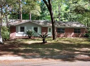 151 Laurel Ave, Fairhope, AL 36532