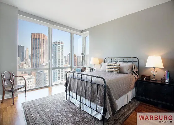 Sold by Warburg | media 2