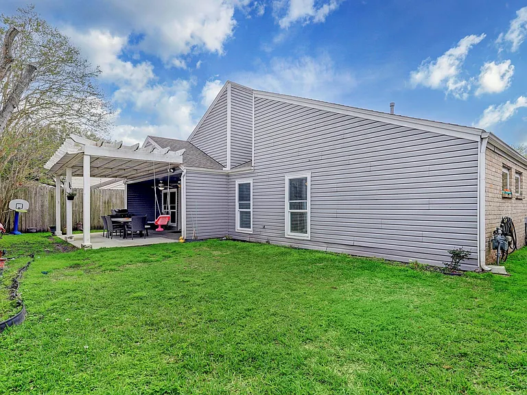2235 Round Lake Dr — Photo 31