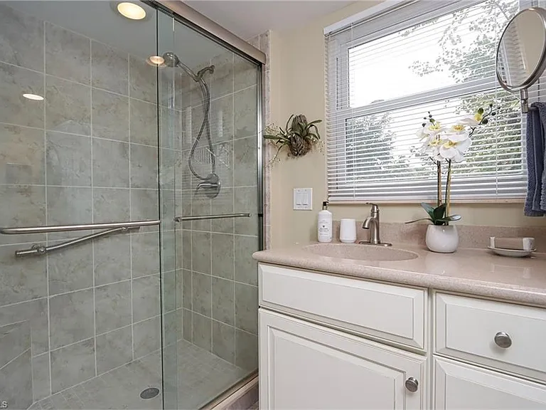 940 3rd St S #101 — Photo 10