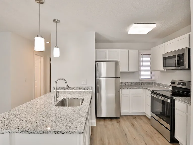 Spring Valley Apartments — Photo 5