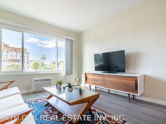 3rd image of 1258 N Harvard Blvd #5