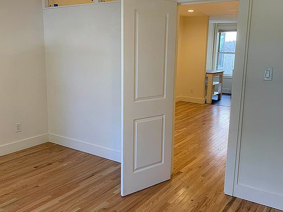 5th image of 3067 49th St APT 2N