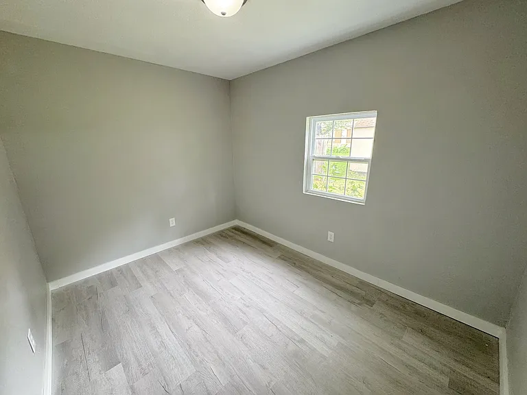 209 S Graham St #B — Photo 5
