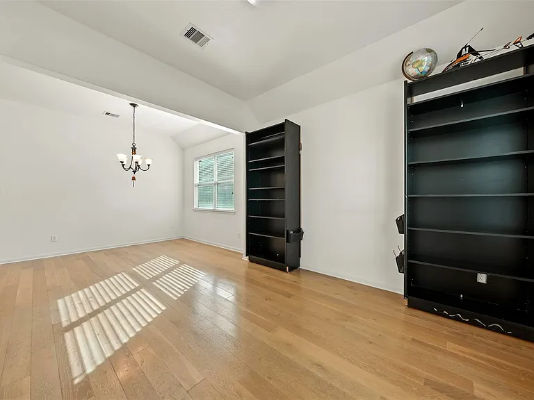 9219 Gilbert Hollow Dr — Photo 10