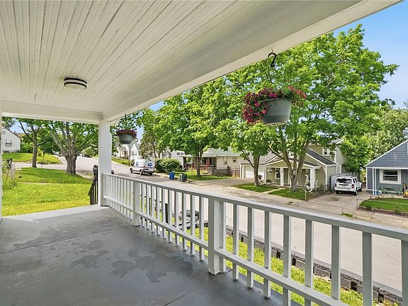5th image of 4310 Woodcliffe Ave