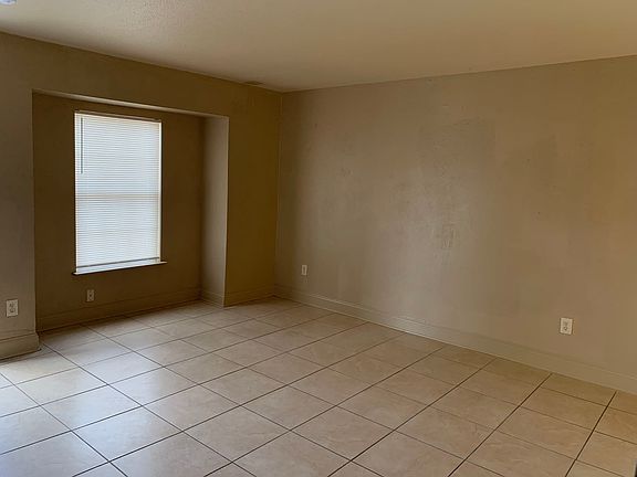 2nd image of 3346 Kabel Dr #3346