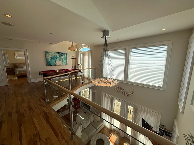 119 S Sacramento Ave — Photo 38