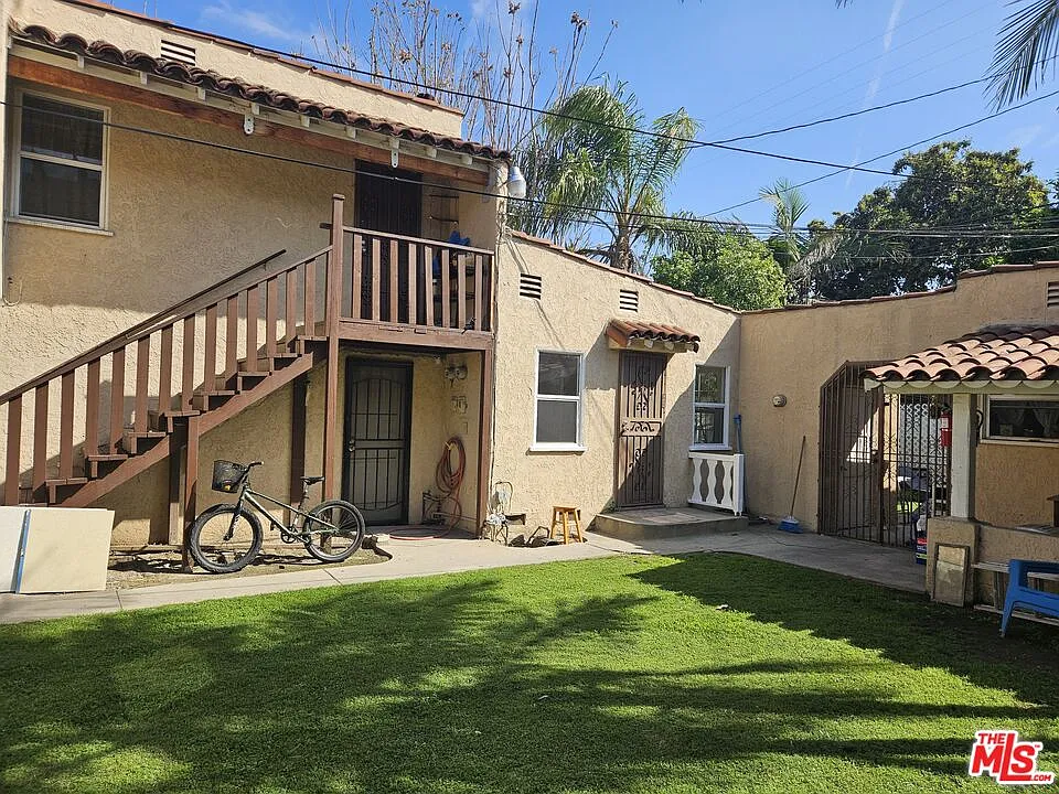 2226 Zoe Ave #B