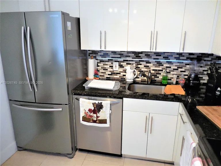 5151 Collins Ave #519 — Photo 40