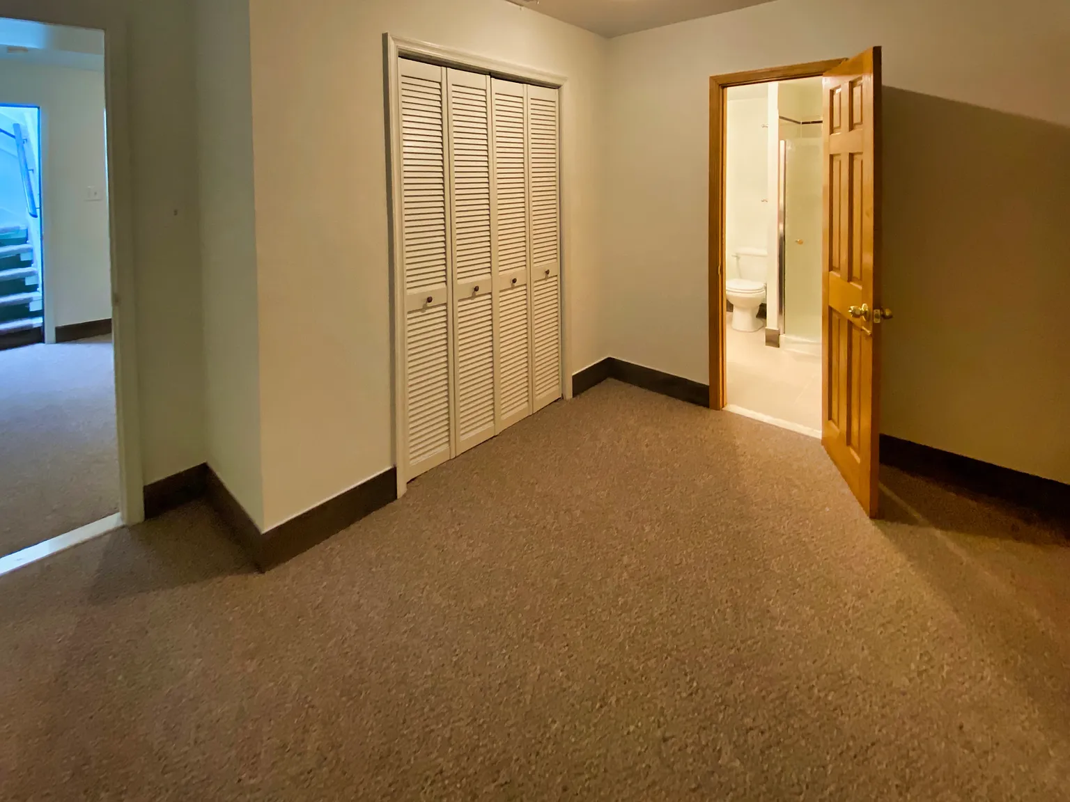 5 bed, 3.5 bath, 3050 sqft, $4,300 — Photo 2