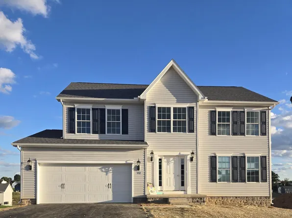 112 Stonewicke Dr #82, Hanover, PA 17331