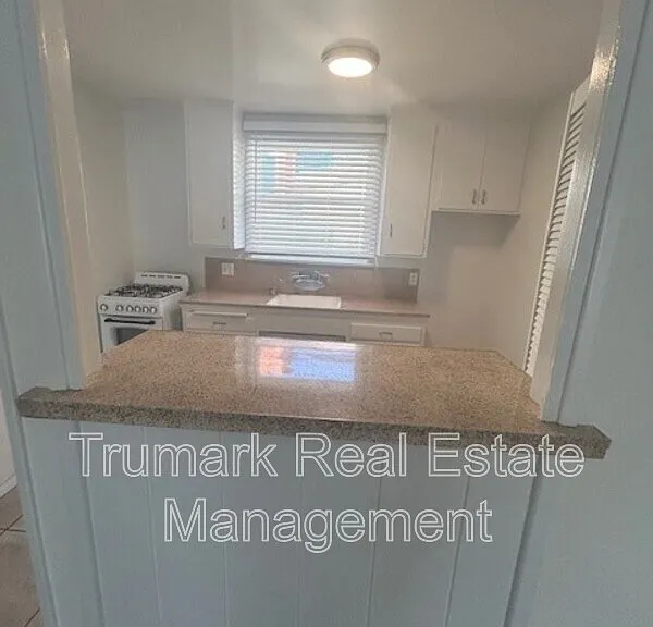 1253 S Glendale Ave #G — Photo 1