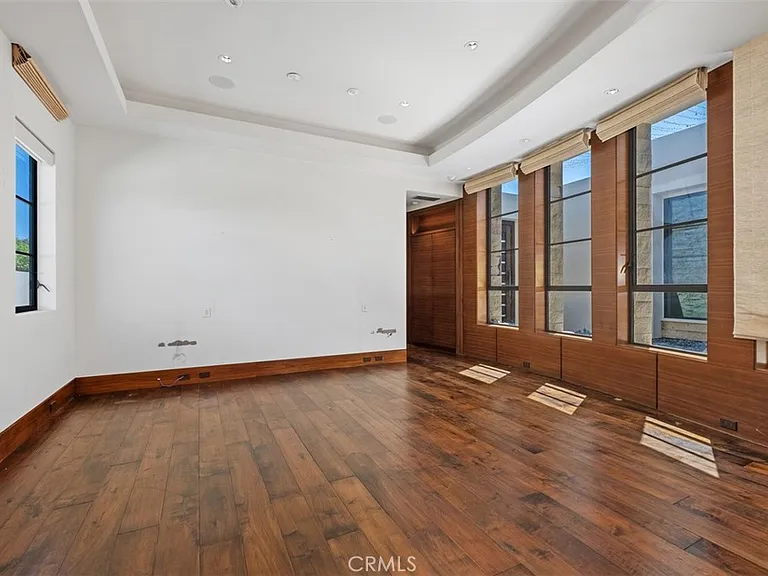 1523 Dolphin Ter — Photo 28
