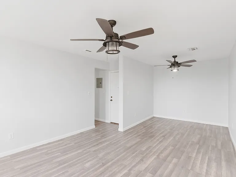 274 Littleton Ave #3 — Photo 3