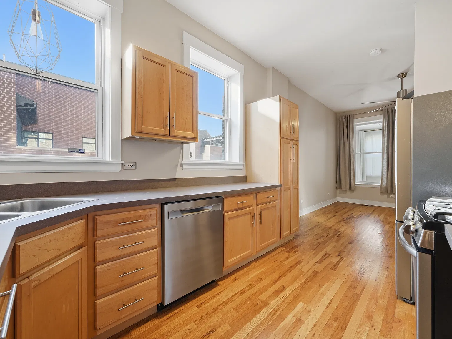 2 bed, 1100 sqft, $2,899 — Photo 4