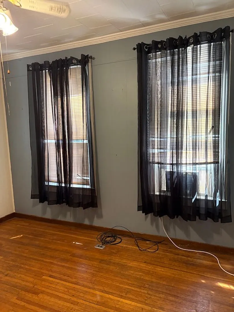 580 Wilson St - Apt 1 — Photo 3